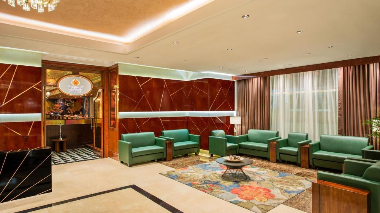 Park Regis Kris Kin Hotel Dubai Bagian luar foto The lounge at the airport