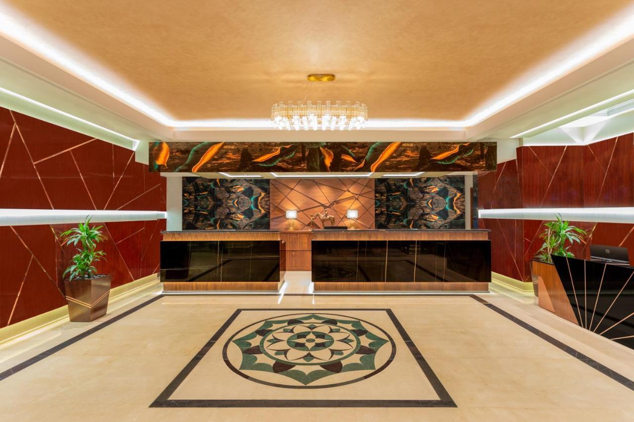 Park Regis Kris Kin Hotel Dubai Bagian luar foto The lobby of the hotel